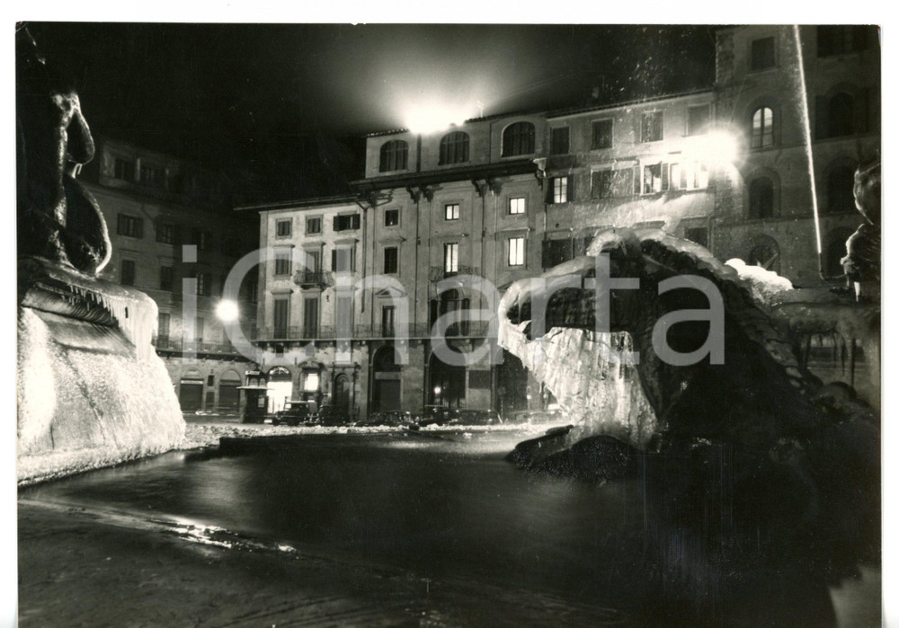 1955 ca FIRENZE Piazza della Signoria - Fontana del Nettuno coperta di ghiaccio 