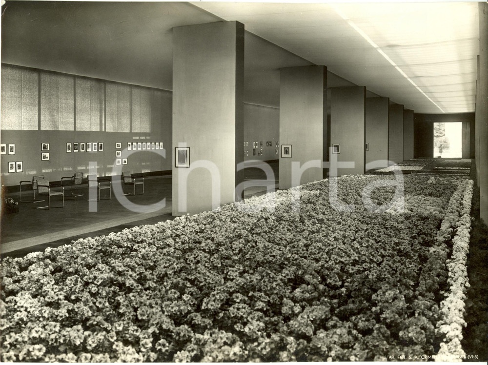 Fotografia d epoca originale 1935 MILANO Fiera  Padiglione Concorso FOTOGRAFICO allestimenti floreali Foto 1