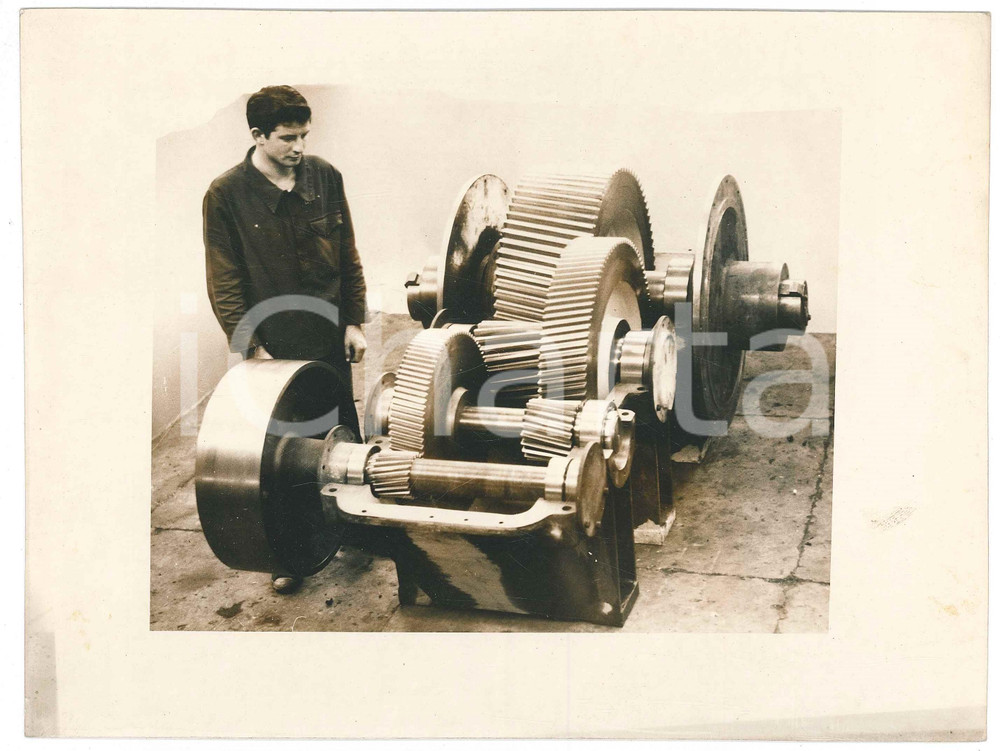 1940 ca ITALIA - Industria Meccanica - Operaio in uno stabilimento *Foto (1)