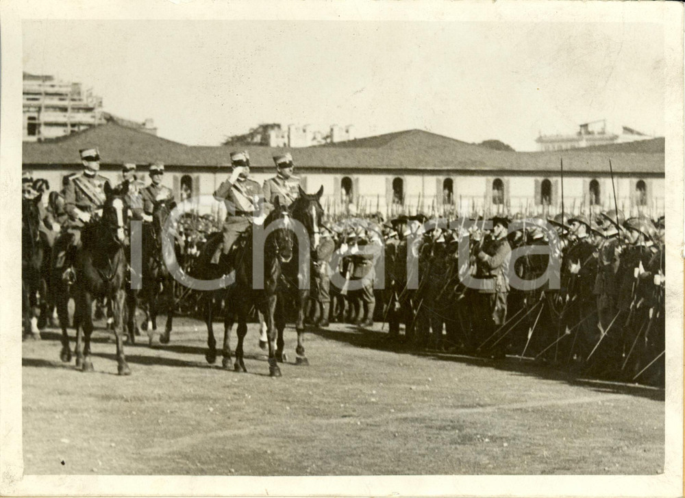 Fotografia d epoca originale 1930 ca ROMA Caserma MACAO Pietro BADOGLIO rivista truppe per genetliaco re 1