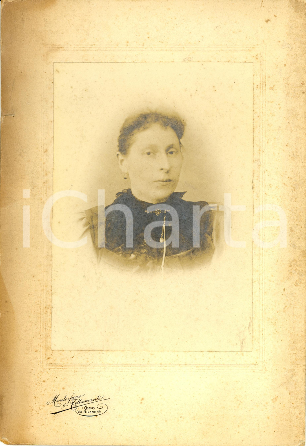 Fotografia d'epoca originale 1890 ca COMO Donna con spilla di perle *Foto MONTORFANO & TETTAMANTI DANNEGGIATA 1