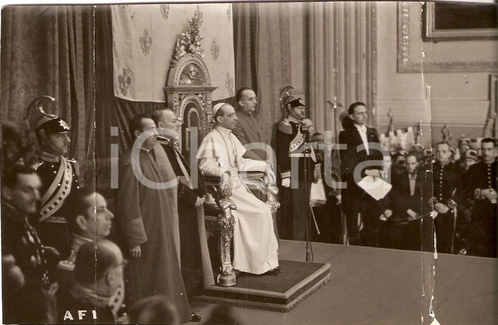 Fotografia d'epoca originale 1941 VATICANO PIO XII premia giovani AZIONE CATTOLICA 1