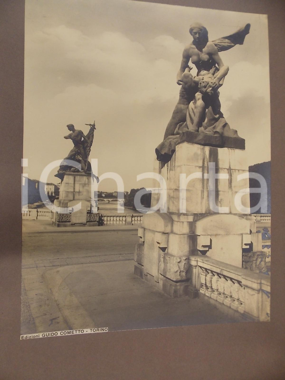 Fotografia d epoca originale 1940 ca TORINO Ponte Umberto IÂ°  Statue della PietÃ  e del Valore Foto COMETTO 1