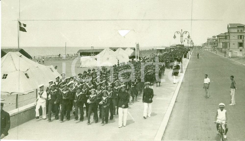 Fotografia d epoca originale 1932 OSTIA RM Avanguardisti del corso allievi capi centuria in visita FOTO 1