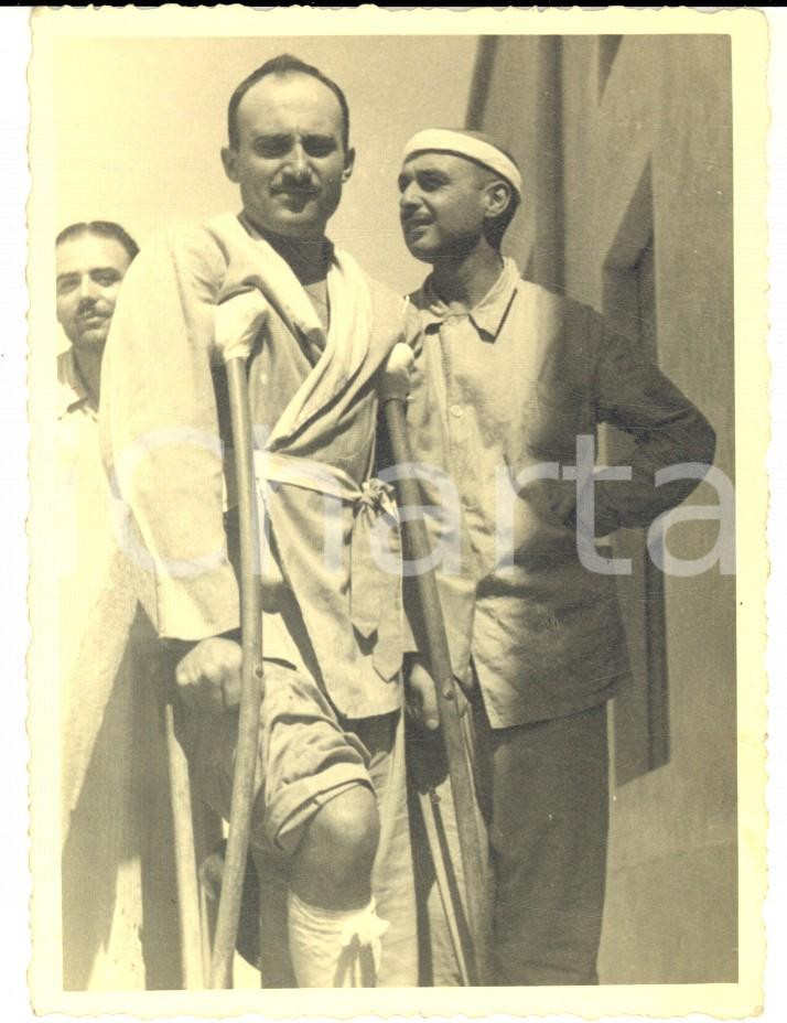 Fotografia d epoca originale 1936 AOI MOGADISCIO Ospedale De Martino   Un ferito italiano  Foto 9x12 cm 1