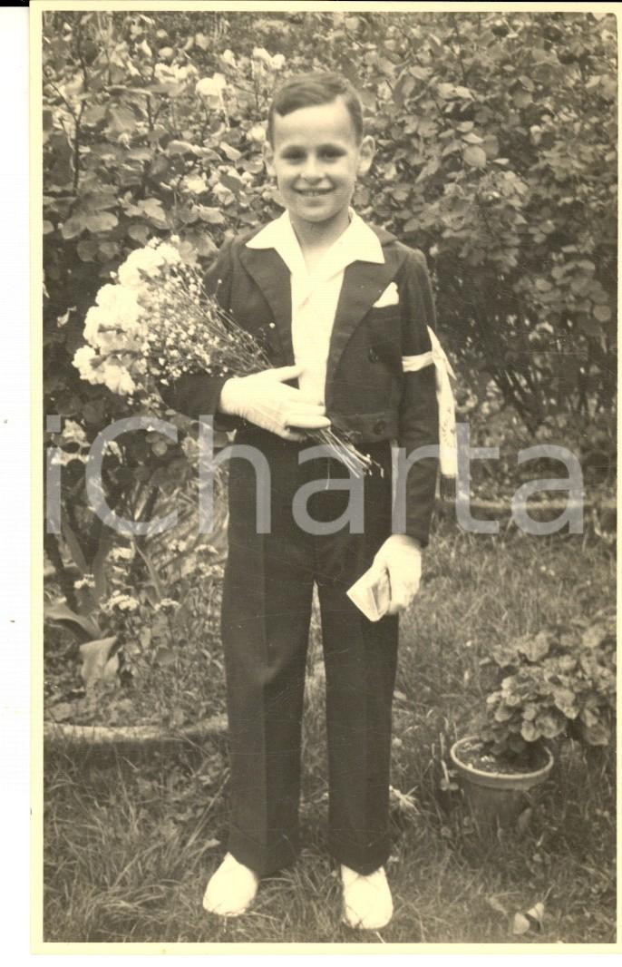 Fotografia d epoca originale 1949 LONGARONE Bambino alla sua Prima Comunione Foto cartolina VINTAGE 1