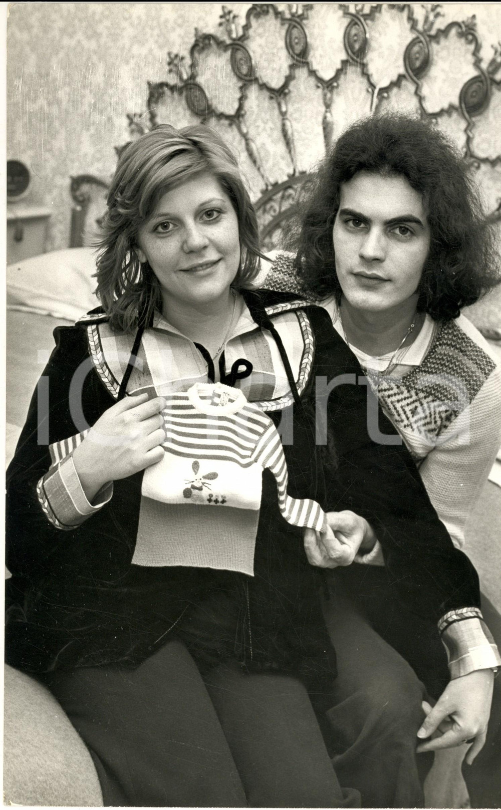 1975 ca COSTUME Ritratto del cantante DONATELLO con la moglie incinta (4) *Foto 