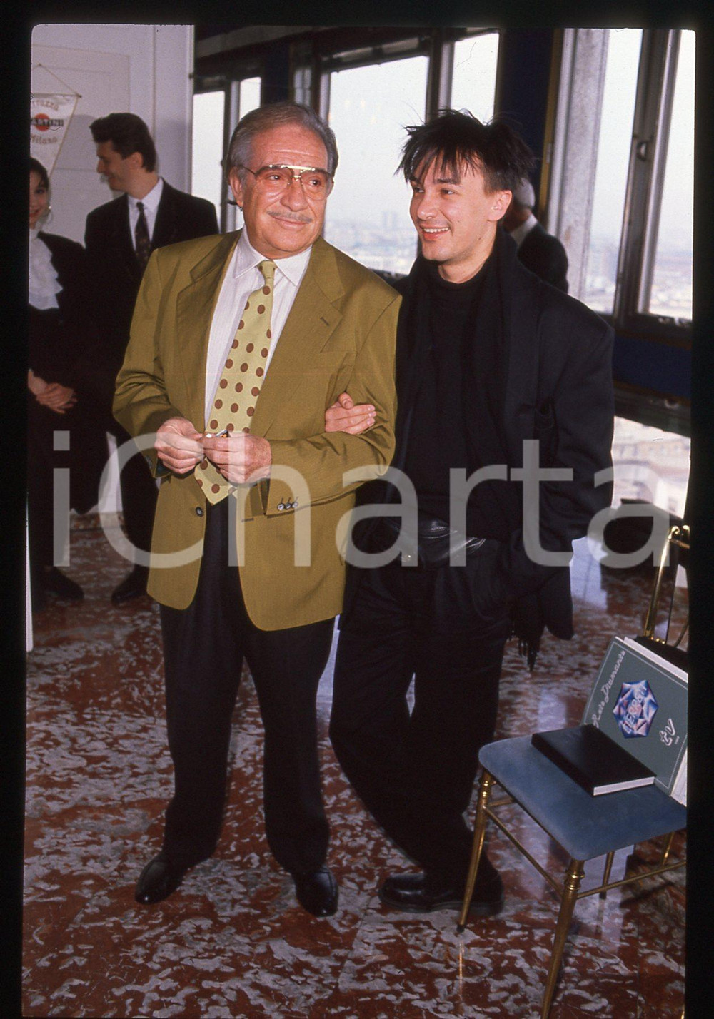 35mm vintage slide* 1989 MILANO Ugo TOGNAZZI Arturo BRACHETTI Terrazza MARTINI 1
