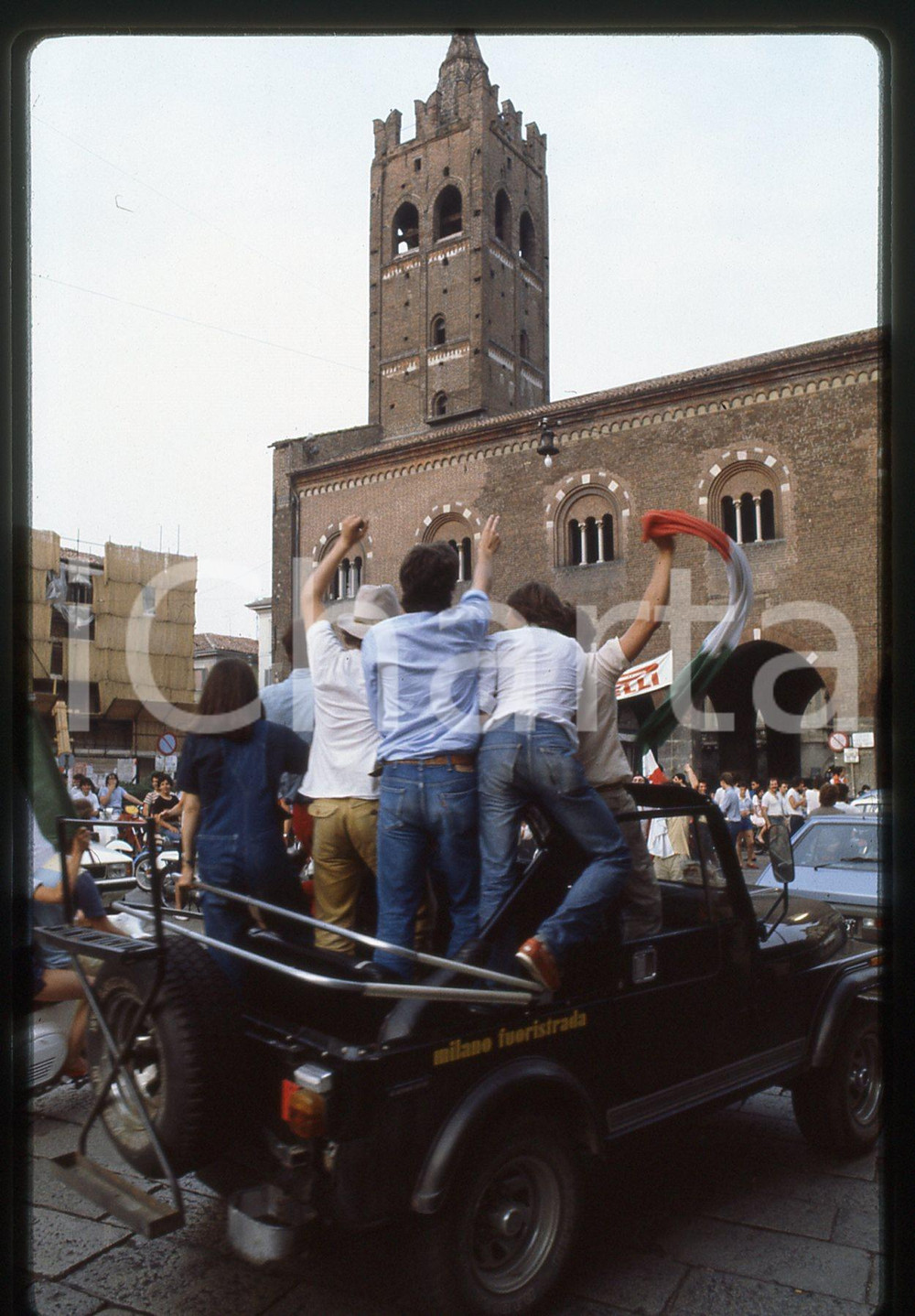 35mm vintage slide* 1982 MONZA Spagna '82 Tifosi su jeep ITALIA-GERMANIA OVEST 