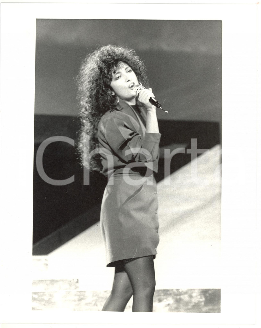 1985 ca SANREMO Marcella BELLA si esibisce sul palco - Foto VINTAGE 20x25