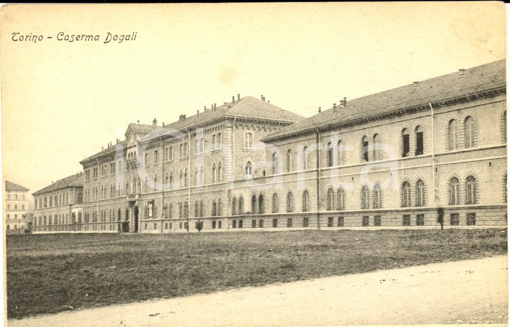 Cartolina originale da collezione 1900 ca TORINO Veduta della Caserma DOGALI Cartolina postale FP NV 1
