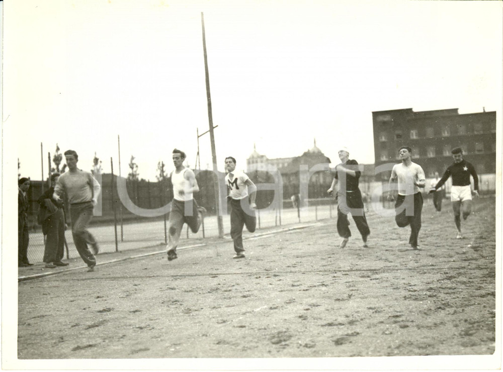 Fotografia d epoca originale 1934 MILANO Atleti GUF si allenano al campo GIURIATI per LITTORIALI Fotografia 1