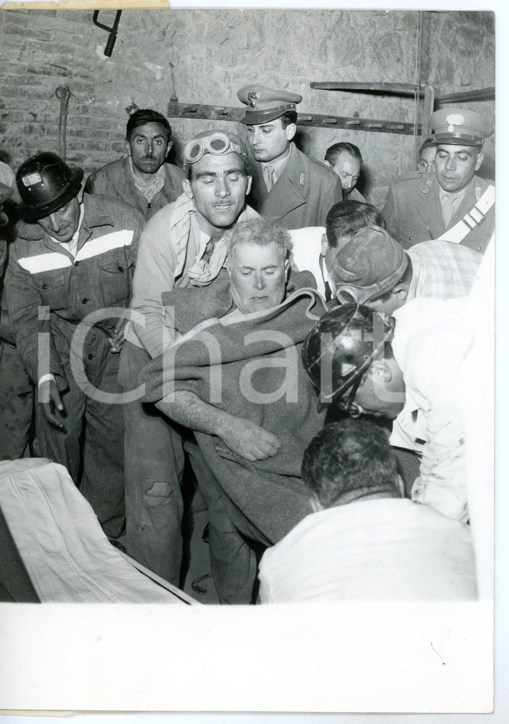 1957 CALTANISSETTA Miniera di zolfo TUMMINELLO - Minatore salvato dalle macerie