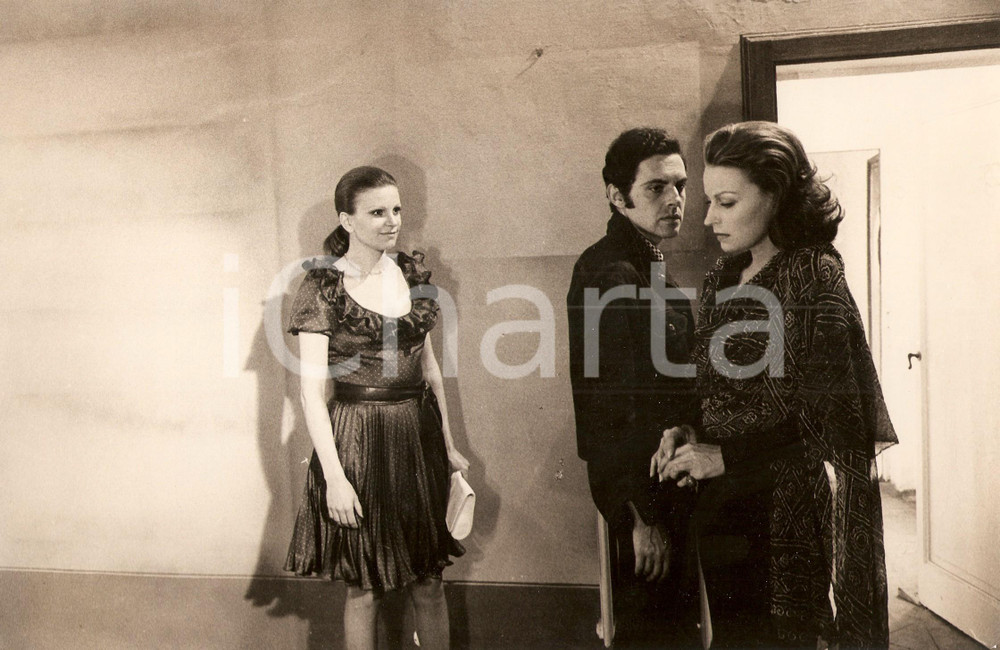 Fotografia d epoca originale 1972 D AMORE SI MUORE  MILVA Silvana MANGANO Paolo GRAZIOSI Foto di scena 1