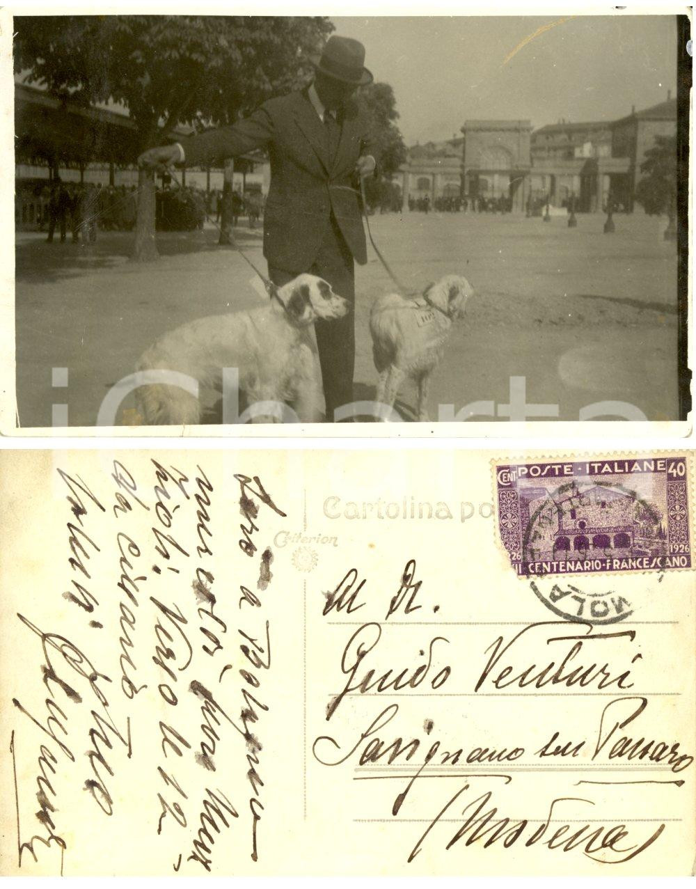 Fotografia d epoca originale 1926 IMOLA ? Mostra canina  Padrone accompagna due esemplari Foto FP VG 1