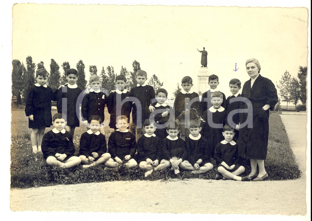 Fotografia d epoca originale 1959 MANTOVA Classe di 2 elementare con la maestra MANFREDI BADALOTTI Foto 1
