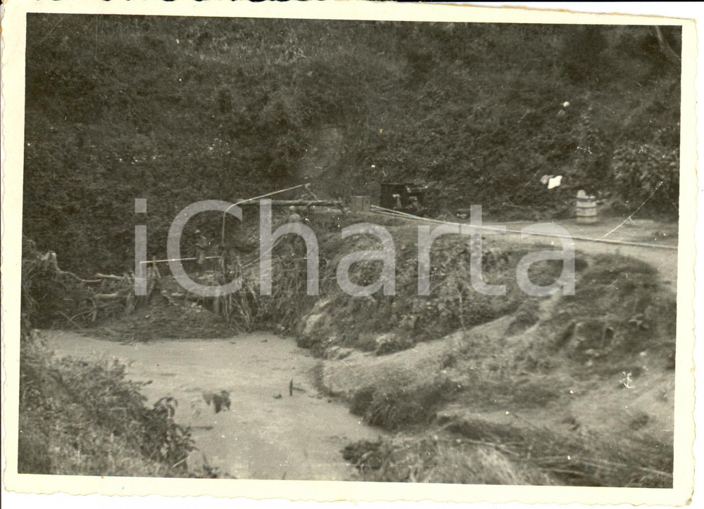 Fotografia d epoca originale 1938 JAVELLO ETIOPIA Veduta di un pozzo con militari italiani Foto 11x8 1