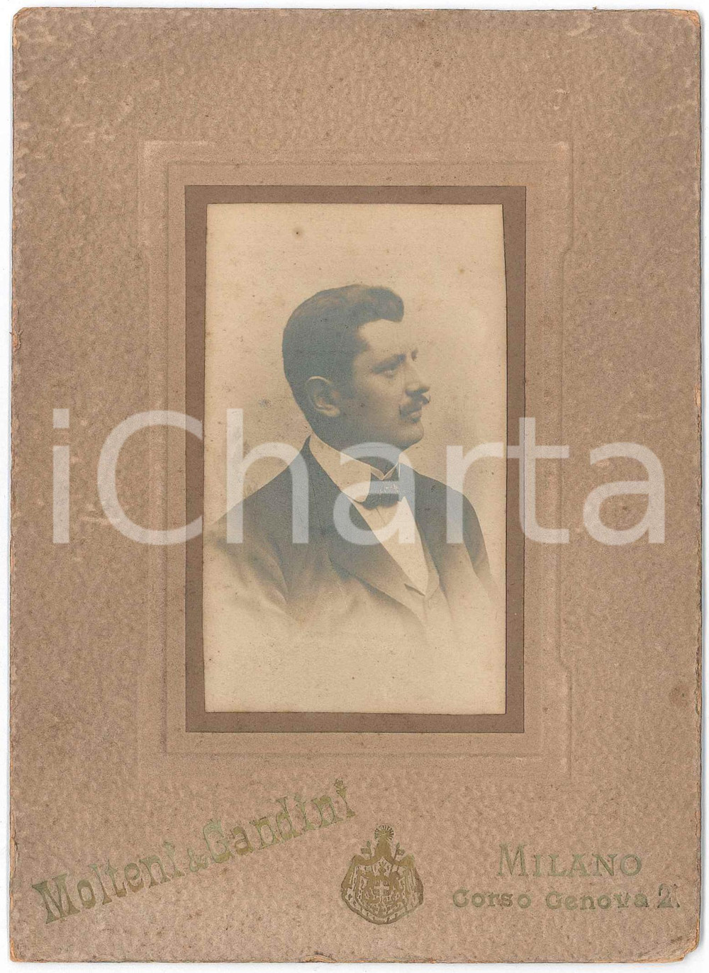 1910 ca MILANO Ritratto maschile - Profilo - Foto MOLTENI & GANDINI 13x18 cm  Fotografia d'epoca, su cartoncino rigido. GOOD/buono  Formato: 13x18 cm originale e autentica 1