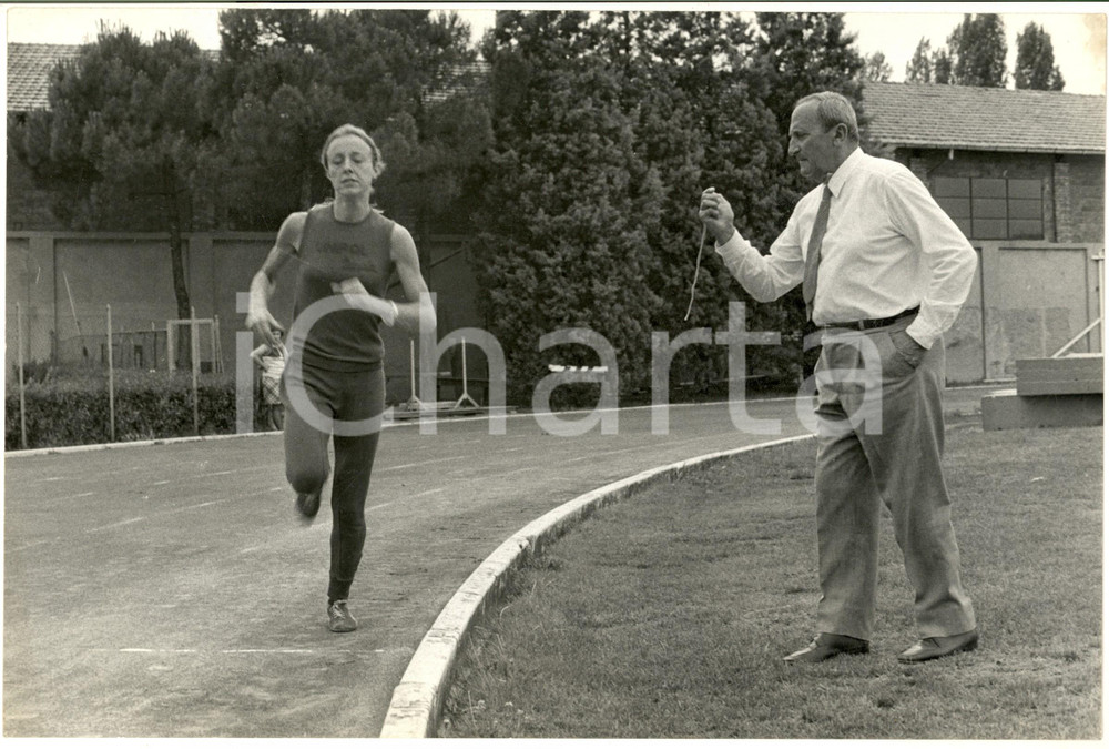 1970 ca COSTUME Atleta Donata GOVONI in allenamento (2) Foto 30x20 cm