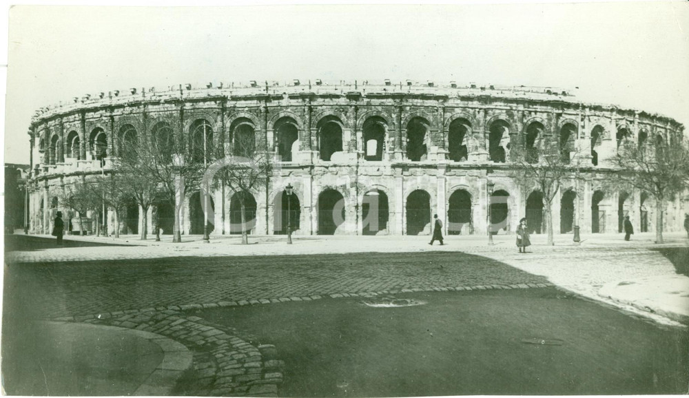 Fotografia d epoca originale 1933 NIMES F Veduta dell anfiteatro romano VERA FOTOGRAFIA ANIMATA 1