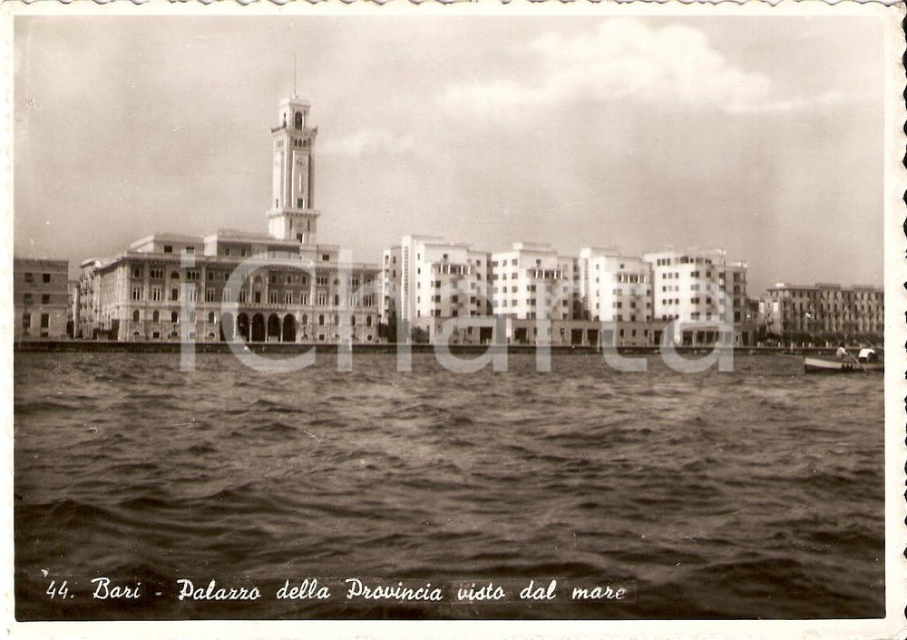 Cartolina originale da collezione 1947 BARI Palazzo della Provincia BARCA animata FG VG 1