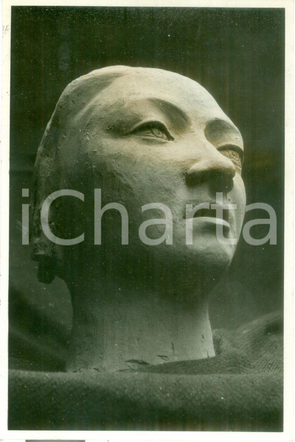 Fotografia d epoca originale 1933 MILANO MOSTRE D ARTE Bassano VACCARINI Testa Foto coeva della scultura 1
