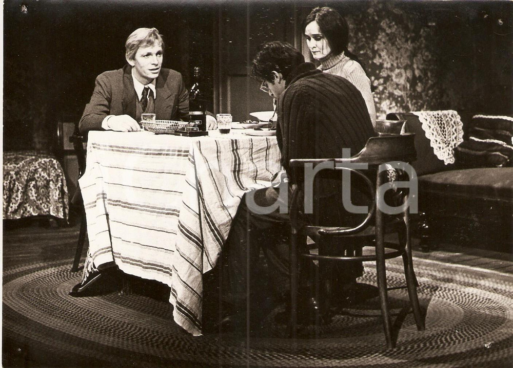 Fotografia d epoca originale 1967 TEATRO La Promessa Giancarlo GIANNINI Umberto ORSINI Annamaria GUARNERI 1