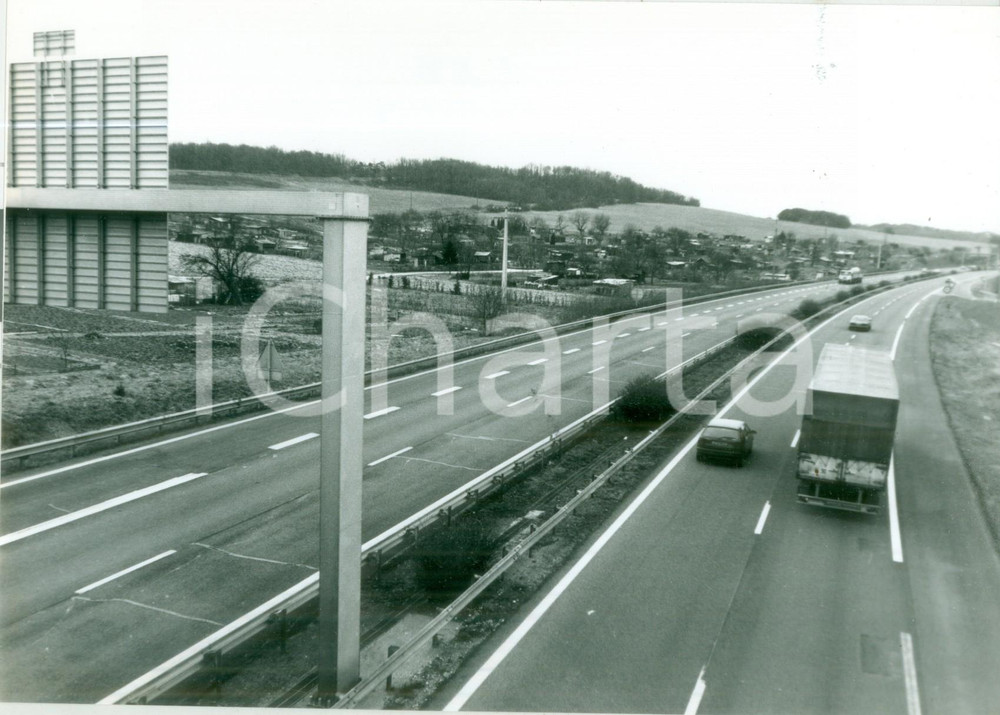 Fotografia d epoca originale 1995 ca ALSACE FRANCE Camion in transito sulla nuova autostrada Fotografia 1
