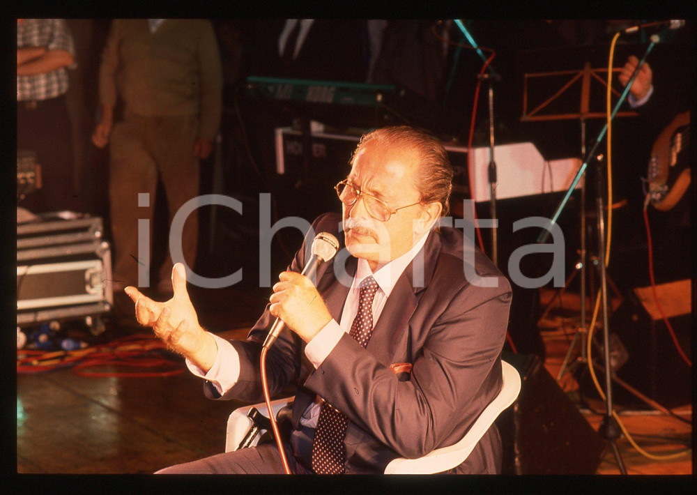 35mm vintage slide* 1989 MILANO Domenico MODUGNO canta ad un comizio del PSDI 28