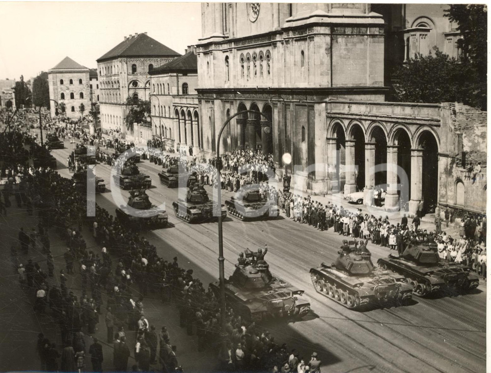 1953 MUNICH - US Army Day - A view of the parade (2) *Photo 20x15 cm