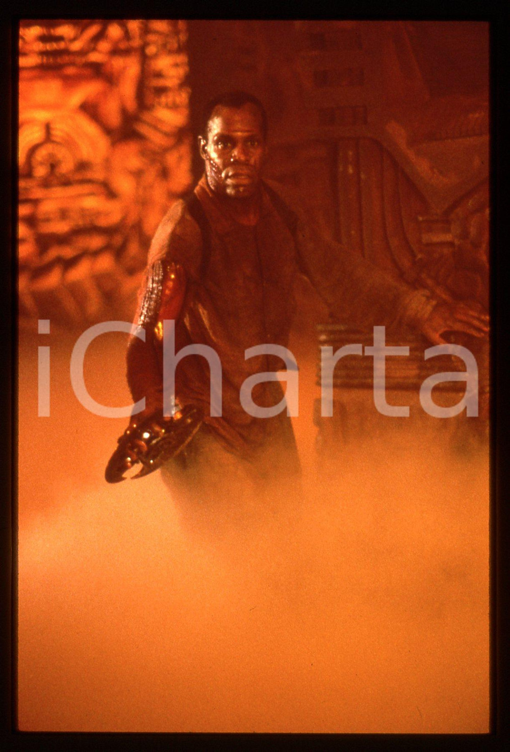 35mm vintage slide* 1990 PREDATOR 2 Danny GLOVER in una scena del Film (2)