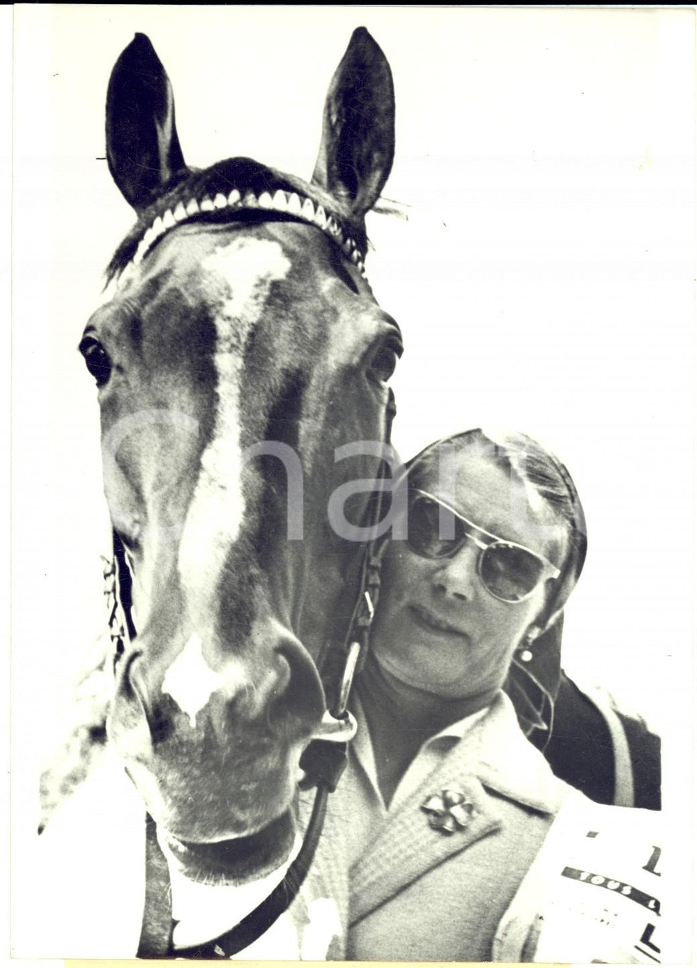 Fotografia d epoca originale 1959 PARIS Ippodromo di LONGCHAMP  Brita STROKIRK e LYCASTE II Foto 13x18 1