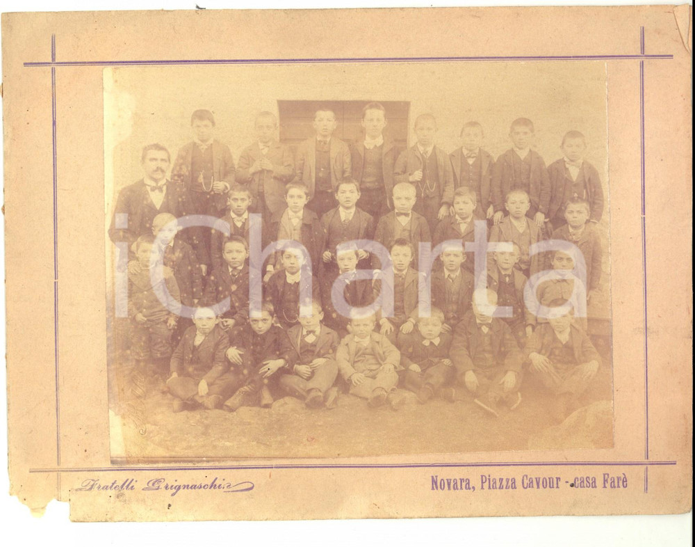 Fotografia d'epoca originale 1920 ca NOVARA Classe elementare maschile con il maestro *Foto GRIGNASCHI 1