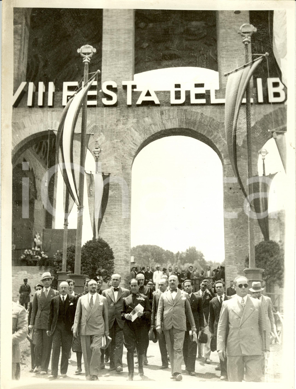 Fotografia d epoca originale 1934 ROMA Achille STARACE inaugura FESTA LIBRO Basilica di Massenzio Fotografia 1