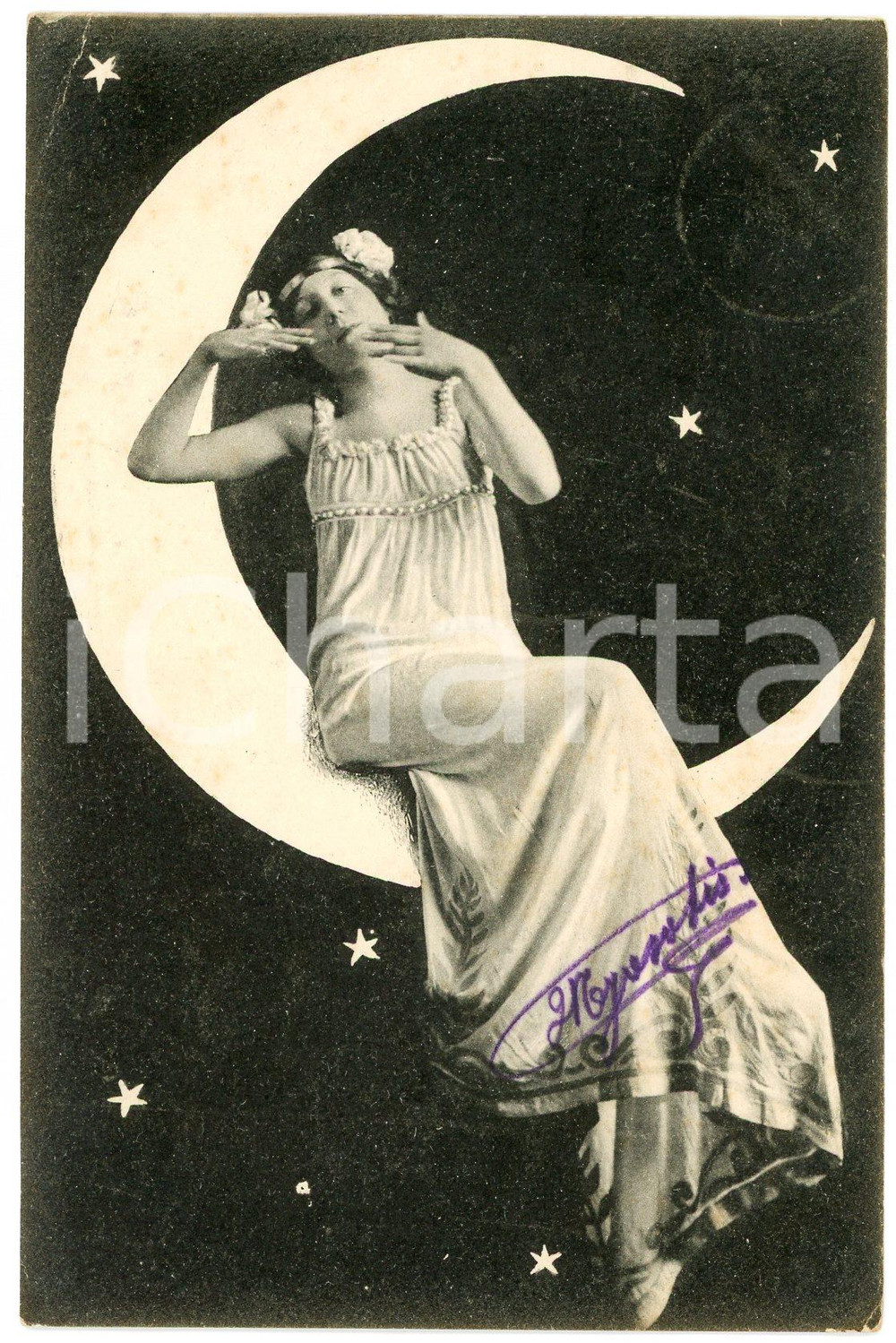 1905 BELLE EPOQUE Woman in Edwardian dress sitting on the MOON *Vintage postcard  Cartolina postale d'epoca, viaggiata.CONDIZIONI: F (piegatura all'angolo superiore sinistro; lieve smussatura all'angolo inferiore destro)FORMATO: FP    originale e autentica 1
