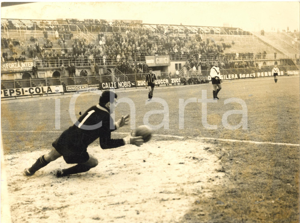1963 BERGAMO CALCIO Amichevole ATALANTA-INTER - Parata di Zaccaria COMETTI *Foto