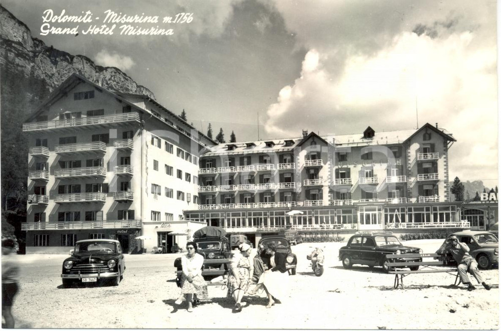 Cartolina originale da collezione 1950 ca AURONZO DI CADORE (BL) Turisti Grand Hotel MISURINA Automobili Cartolina 1
