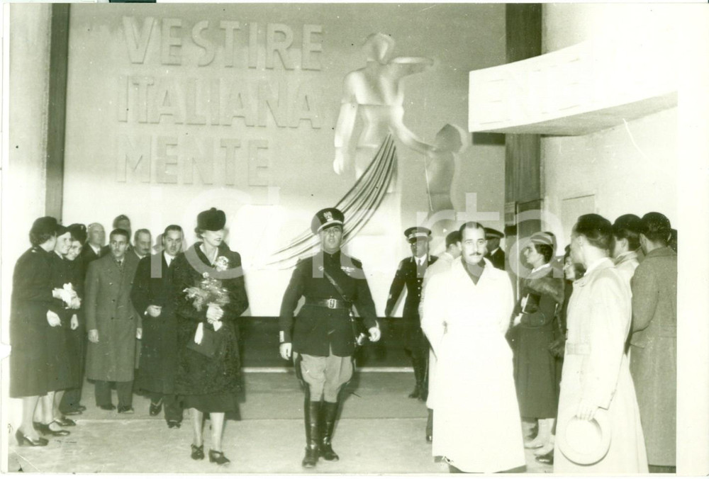 Fotografia d epoca originale 1938 TORINO Maria JosÃ© visita Padiglione Moda autarchica Vestire Italianamente 1