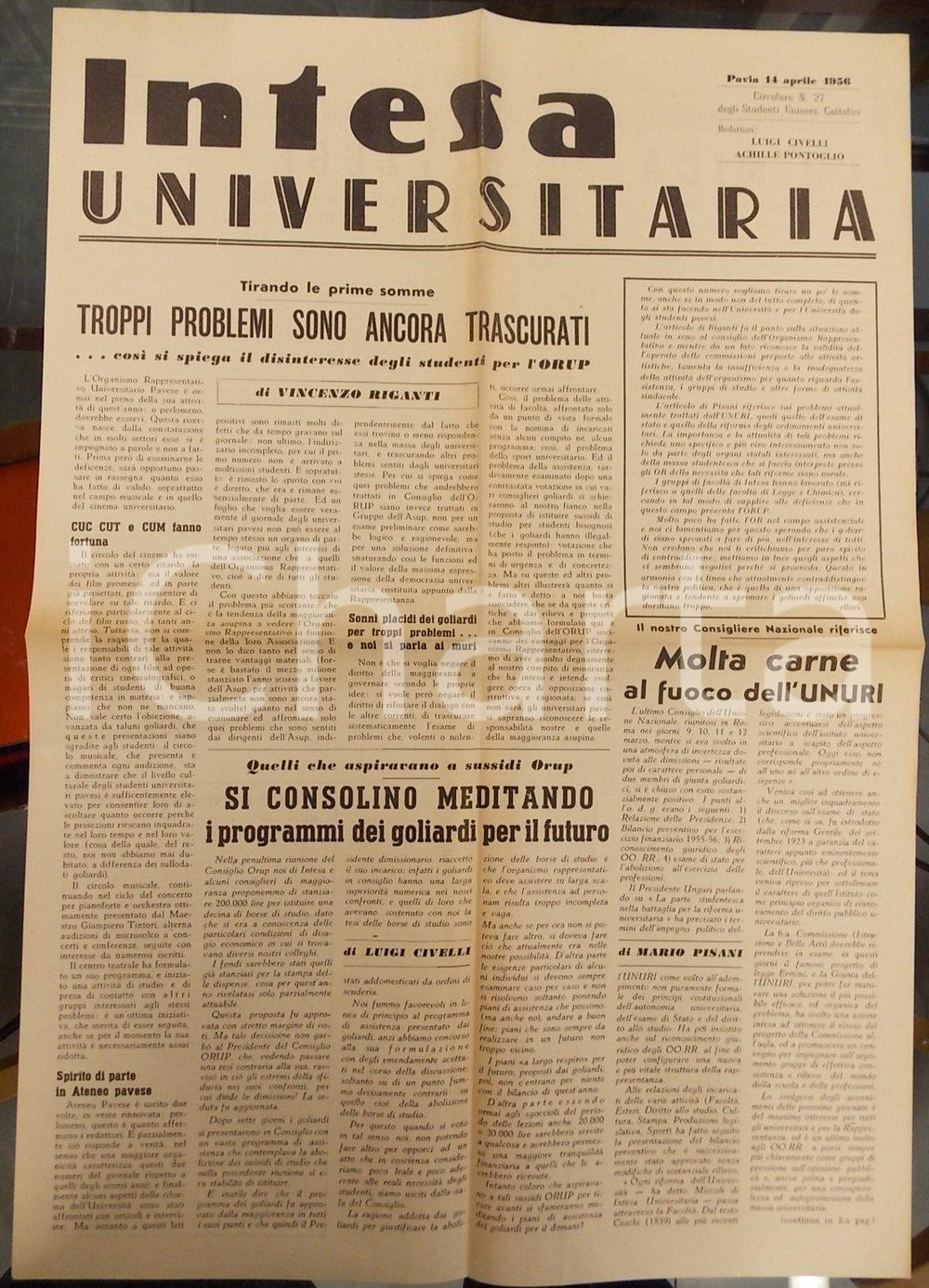 Giornale, rivista storica 1956 PAVIA INTESA UNIVERSITARIA Vincenzo RIGANTI Troppi problemi trascurati 1