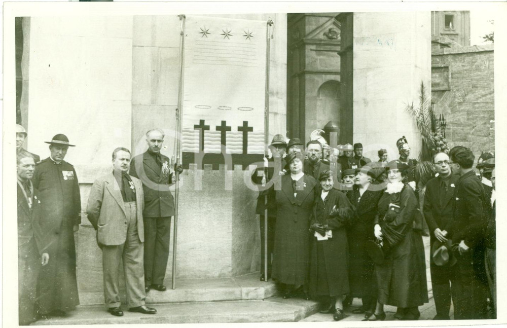 Fotografia d epoca originale 1935 MILANO Benedizione stendardo per ROVERETO Anniversario Vittoria WWI FOTO 1