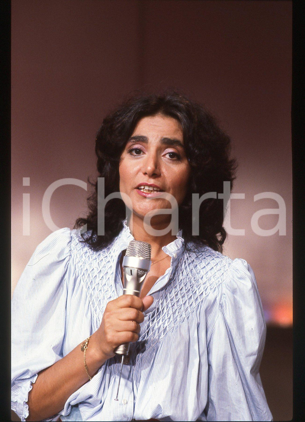 35mm vintage slide* 1985 ca MUSICA - Mia MARTINI durante un'esibizione (5)