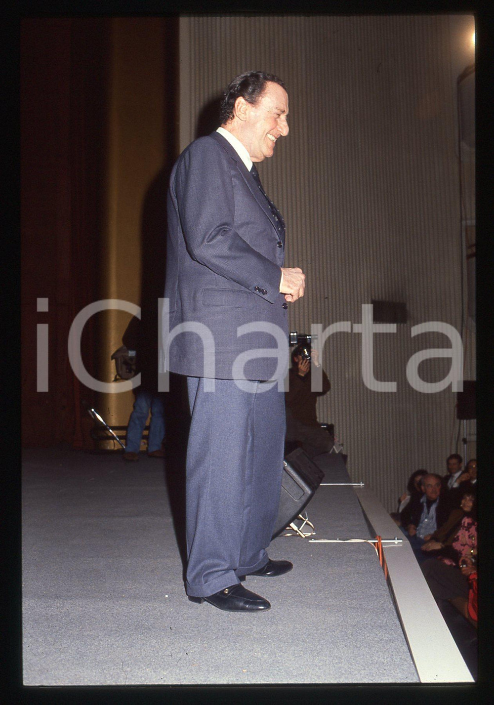 35mm vintage slide* 1995 ca CINEMA Alberto SORDI sul palco - Ritratto attore (2)