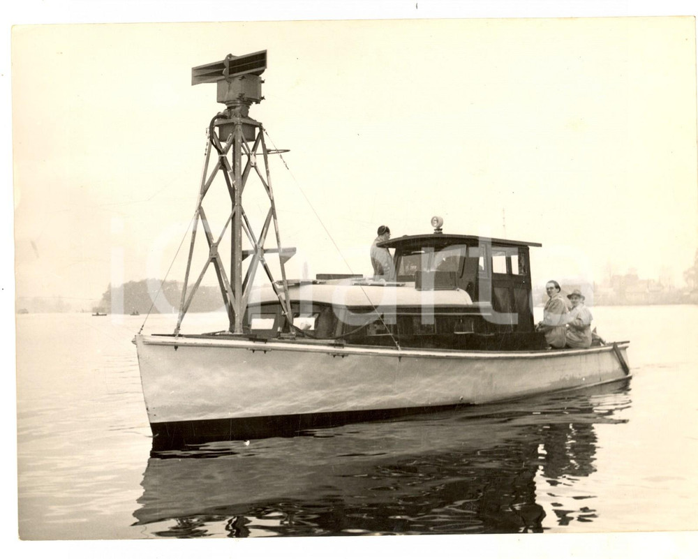 Fotografia d epoca originale 1953 GERMANIA Nuovo radar TELEFUNKEN in fase di test sul fiume HAVEL Foto 1