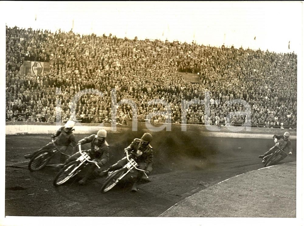 Fotografia d'epoca originale 1954 VARSAVIA Motociclismo Vittorie POLONIA 17^ corsa 1