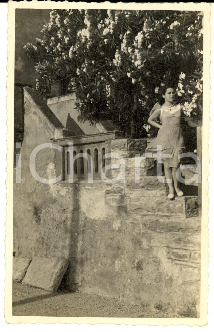 Fotografia d epoca originale 1933 MILANO Ritratto di bambina su una scalinata  Foto cartolina Erberto RUEDI 1