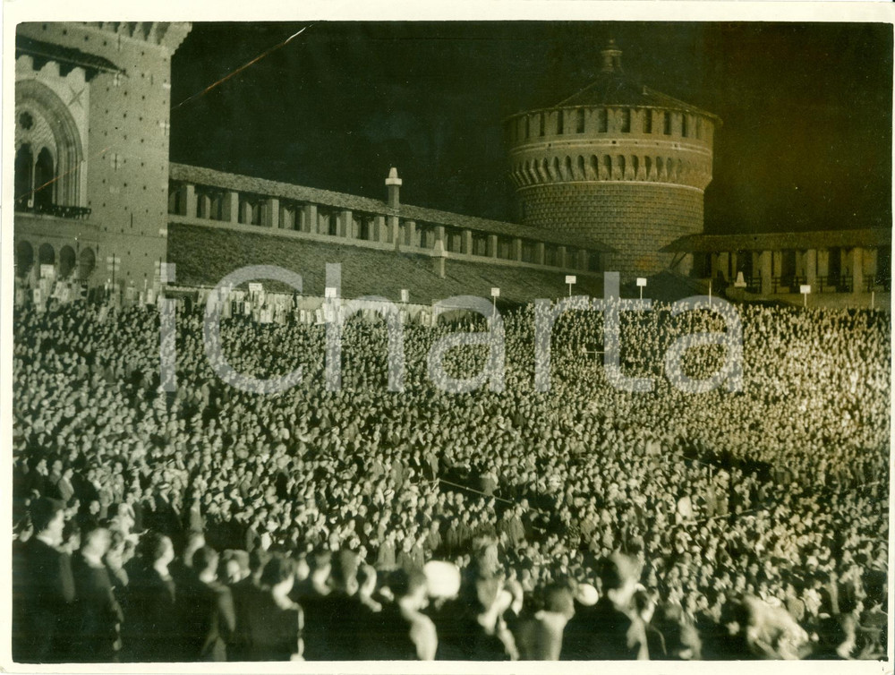 Fotografia d epoca originale 1937 MILANO Pubblico LOHENGRIN Richard WAGNER CASTELLO SFORZESCO Fotografia 1