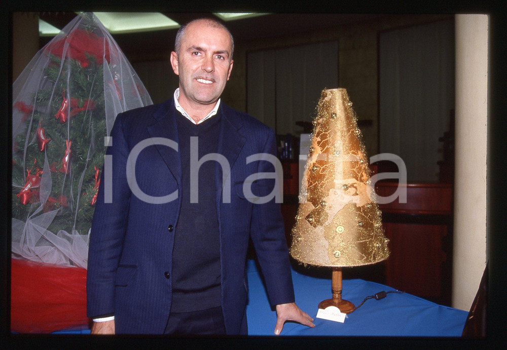 Fotografia d epoca originale 35mm vintage slide 2000 ca MODA Alviero MARTINI a evento TELETHON Ritratto 1 1