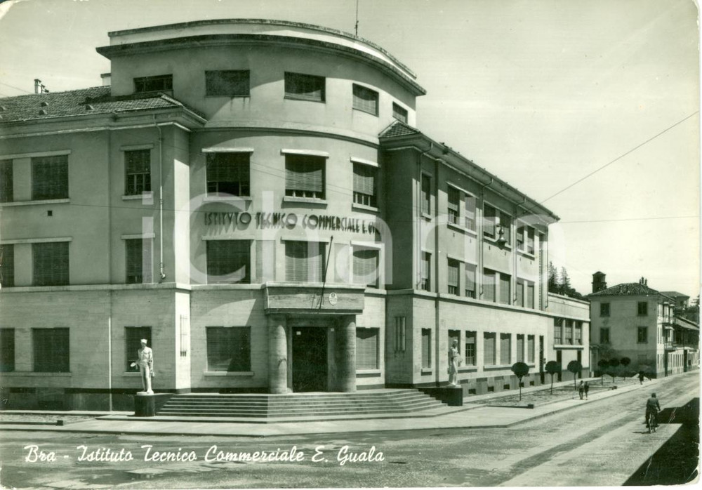 Cartolina originale da collezione 1982 BRA (CN) Istituto Tecnico Commerciale GUALA Animata FG VG Cartolina 1
