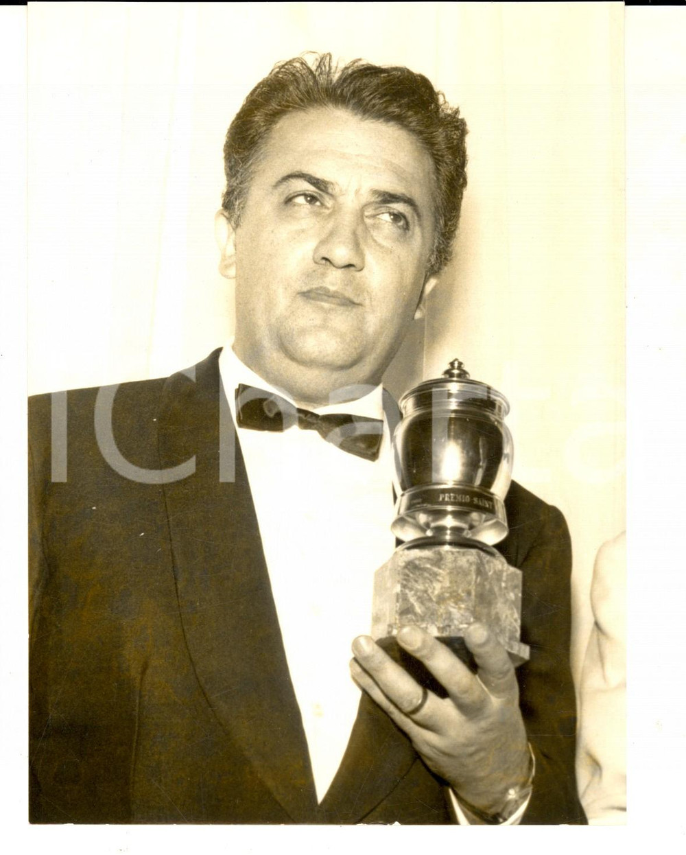 Fotografia d epoca originale 1963 CINEMA SAINTVINCENT Federico FELLINI vince la GROLLA D ORO Foto 18x14 1