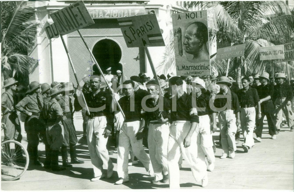 Fotografia d epoca originale 1936 MOGADISCIO SOMALIA AOI Ditta MARRACCINI di LIVORNO Impresa TESTA sfilano 1